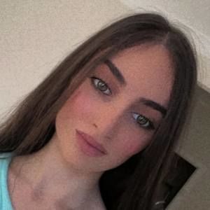 Meet your Posher, Daniella